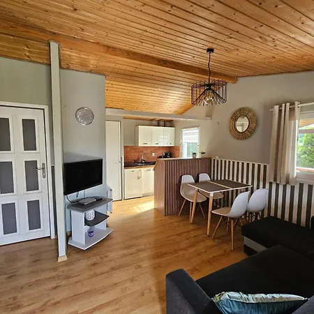Lodge Letniskowy Z Basenem Kołczewo